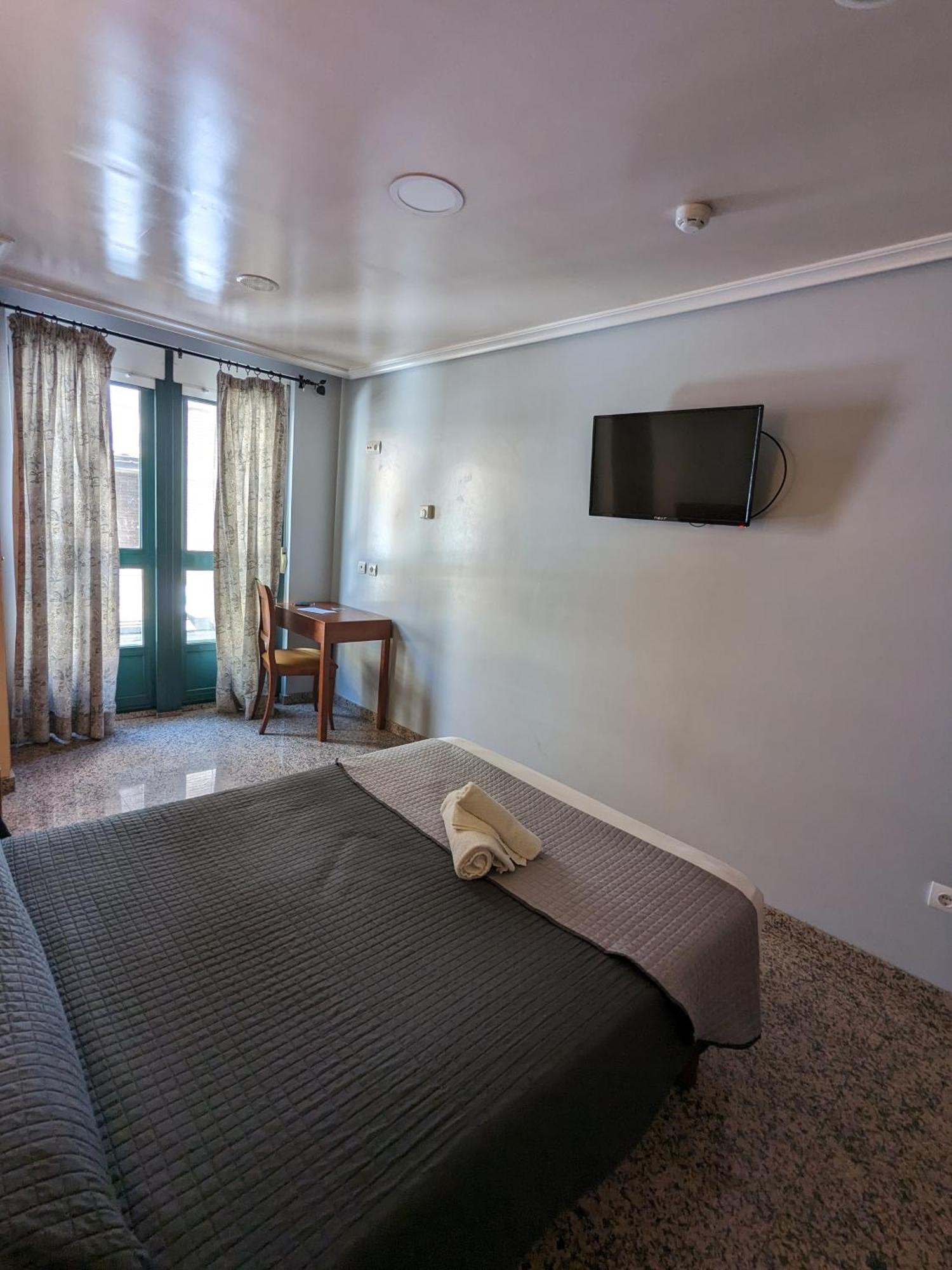 H. O Lar Hotel O Barco de Valdeorras Kültér fotó
