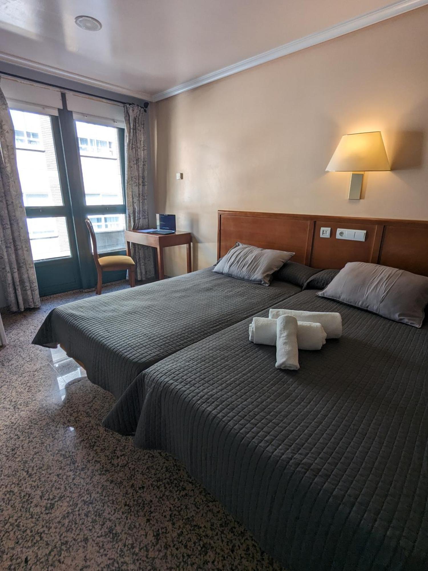H. O Lar Hotel O Barco de Valdeorras Kültér fotó